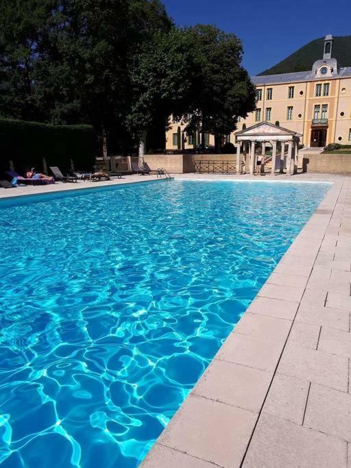 Appartement 7 Chateau Des Gipieres Монбрен-ле-Бен Экстерьер фото